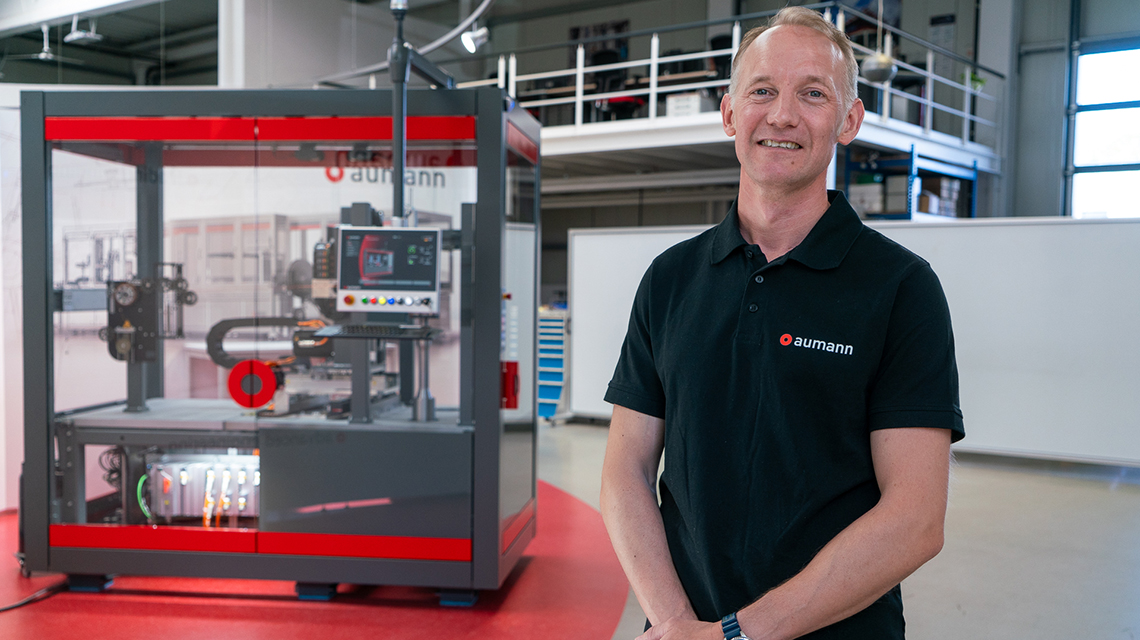 Highly compact winding machine with the MX-System